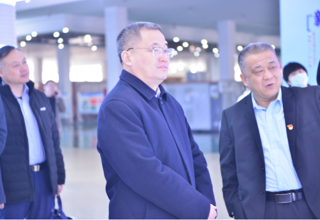 济宁市市场监督管理局局长侯典峰一行莅临AK集团官网(中国)官方网站调研